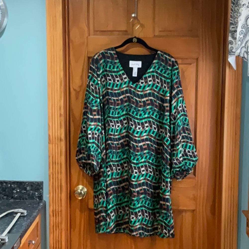 Chic Green and Black Geometric Dress